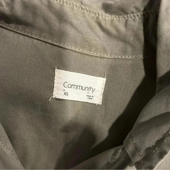 Aritzia  - Community Button Up - Picture 8 of 8